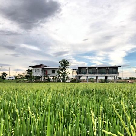 Ban Suweena Uthai Thani Zewnętrze zdjęcie